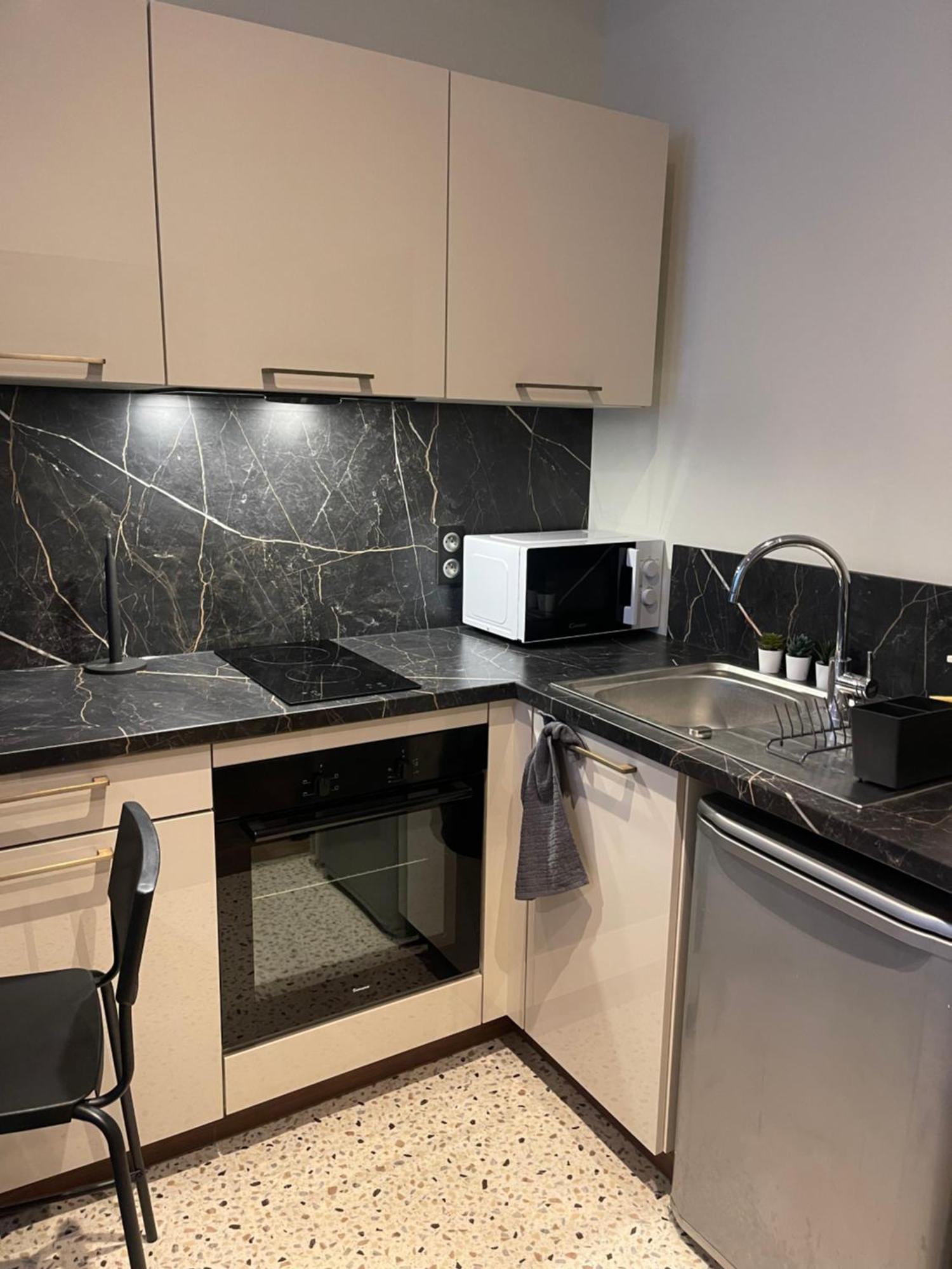 Appartement Au Coeur Du Centre Ville De Carcassonne Ngoại thất bức ảnh
