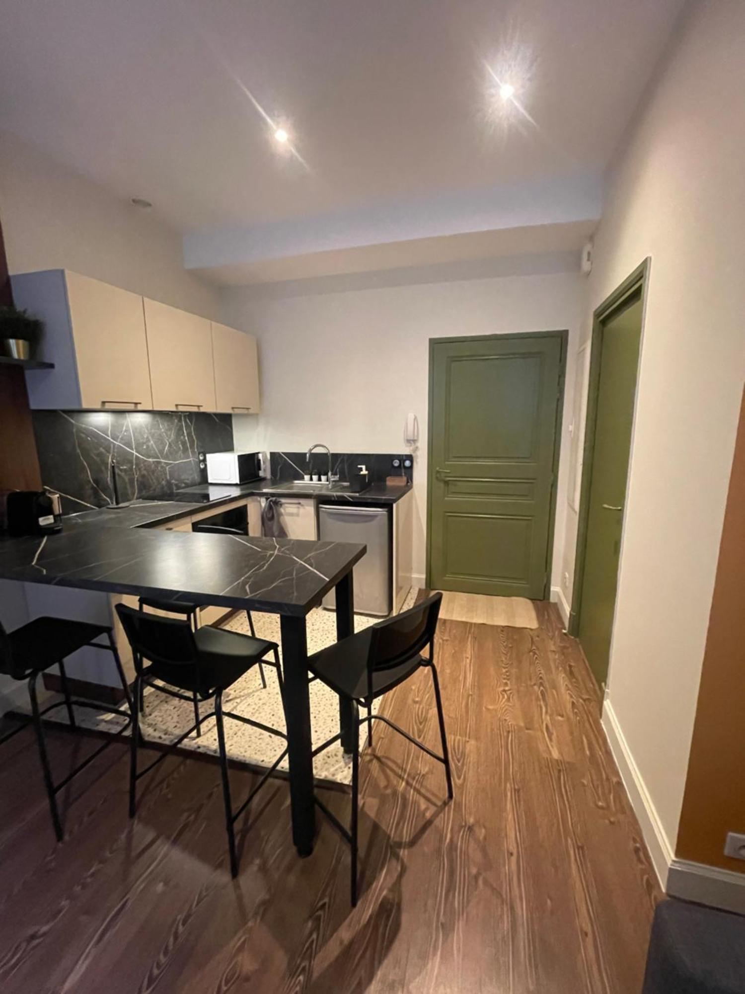Appartement Au Coeur Du Centre Ville De Carcassonne Ngoại thất bức ảnh